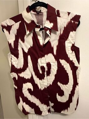Express Sleeveless Button-Down Top in Burgundy and Cream Swirl Print